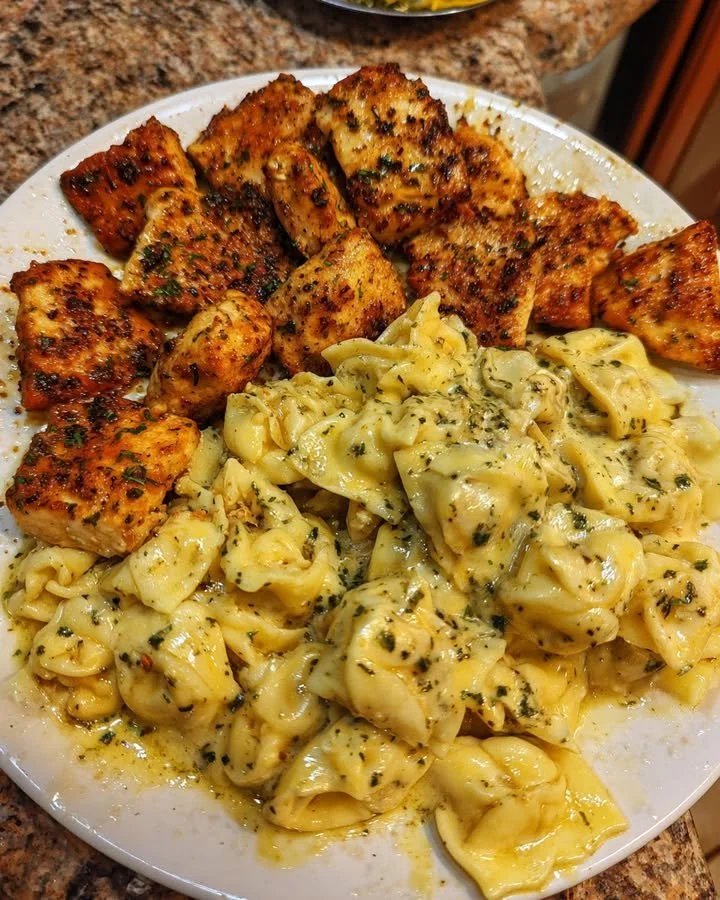 Easy Garlic Butter Chicken Tortellini With Velveeta Sauce For The Week
