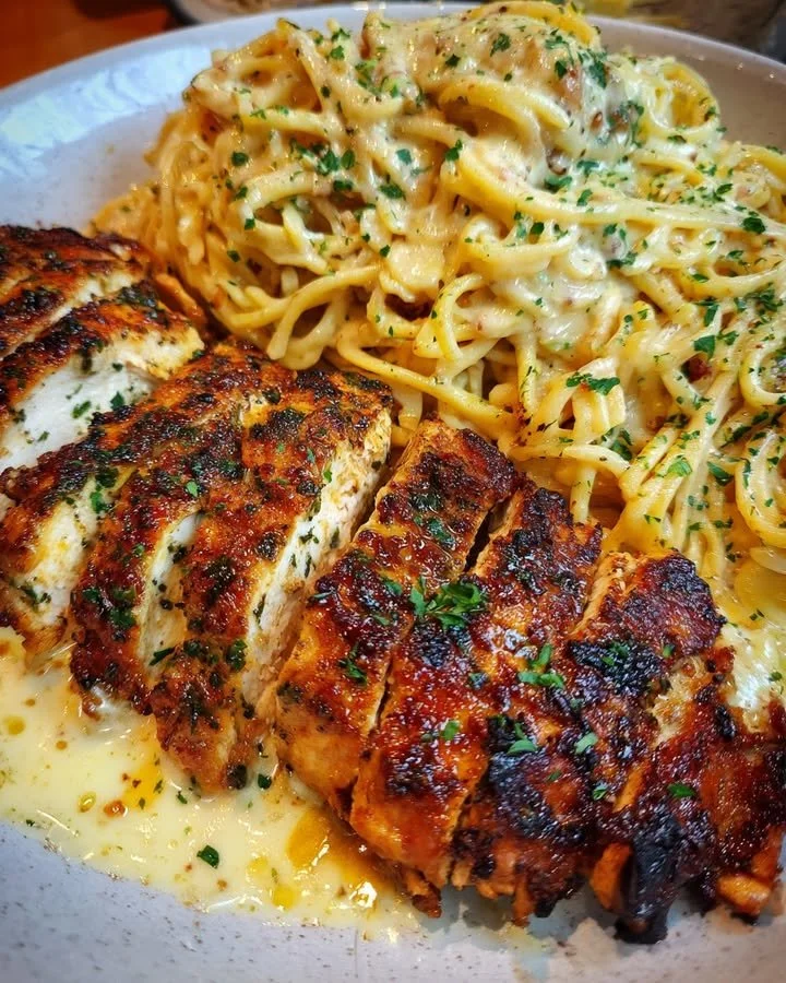 Easy Garlic Parmesan Chicken Spaghetti With Cheddar Mozzarella For Two